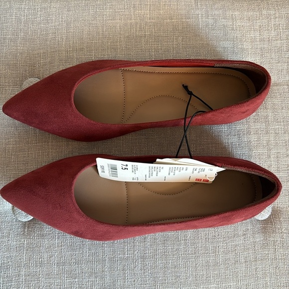NWT UNIQLO Women's Deep Red Flat Shoes - Picture 7 of 8
